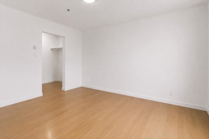 Photo 16 at 103 - 108 W Esplanade, Lower Lonsdale, North Vancouver