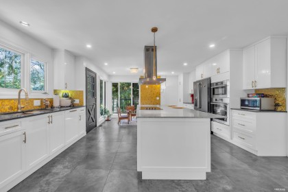 Photo 8 at 4621 Caulfeild Drive, Caulfeild, West Vancouver