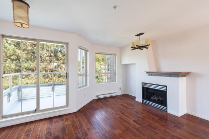 Photo 8 at 34 - 2375 W Broadway, Kitsilano, Vancouver West