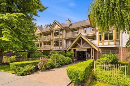 Photo 1 at 411 - 2059 Chesterfield Avenue, Central Lonsdale, North Vancouver