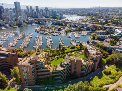 Photo 36 at 404 - 1470 Pennyfarthing Drive, False Creek, Vancouver West