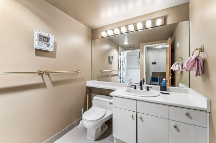 Photo 28 at 404 - 1470 Pennyfarthing Drive, False Creek, Vancouver West