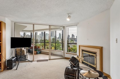 Photo 11 at 404 - 1470 Pennyfarthing Drive, False Creek, Vancouver West