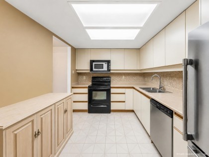 Photo 19 at 404 - 1470 Pennyfarthing Drive, False Creek, Vancouver West