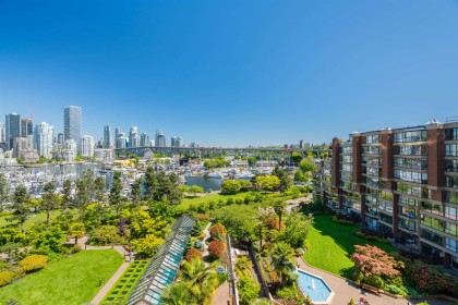 Photo 35 at 404 - 1470 Pennyfarthing Drive, False Creek, Vancouver West