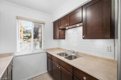 Photo 4 at 202 - 212 Forbes Avenue, Lower Lonsdale, North Vancouver
