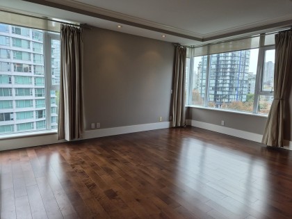 Photo 7 at 803 - 1777 Bayshore Drive, Coal Harbour, Vancouver West