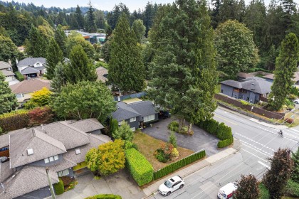 Photo 34 at 3020 Thorncliffe Drive, Edgemont, North Vancouver