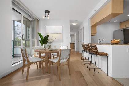 Photo 13 at 505 - 1067 Marinaside Crescent, Yaletown, Vancouver West