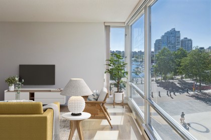 Photo 3 at 505 - 1067 Marinaside Crescent, Yaletown, Vancouver West