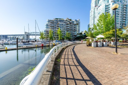 Photo 36 at 505 - 1067 Marinaside Crescent, Yaletown, Vancouver West