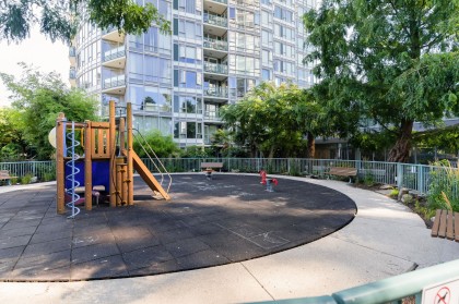 Photo 32 at 505 - 1067 Marinaside Crescent, Yaletown, Vancouver West
