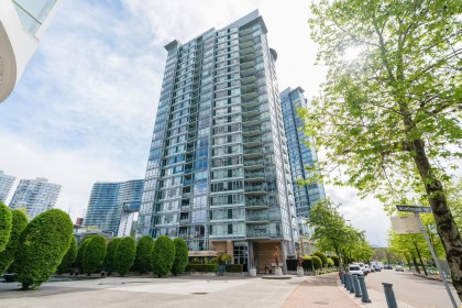 Photo 1 at 505 - 1067 Marinaside Crescent, Yaletown, Vancouver West