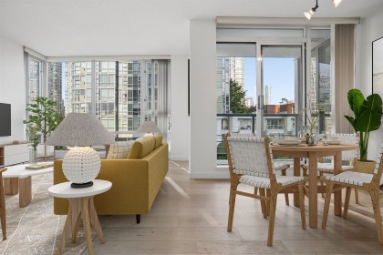 Photo 5 at 505 - 1067 Marinaside Crescent, Yaletown, Vancouver West