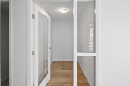 Photo 20 at 505 - 1067 Marinaside Crescent, Yaletown, Vancouver West