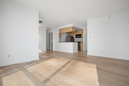 Photo 10 at 505 - 1067 Marinaside Crescent, Yaletown, Vancouver West