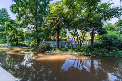 Photo 33 at 505 - 1067 Marinaside Crescent, Yaletown, Vancouver West