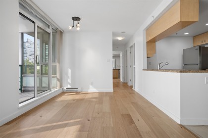 Photo 14 at 505 - 1067 Marinaside Crescent, Yaletown, Vancouver West