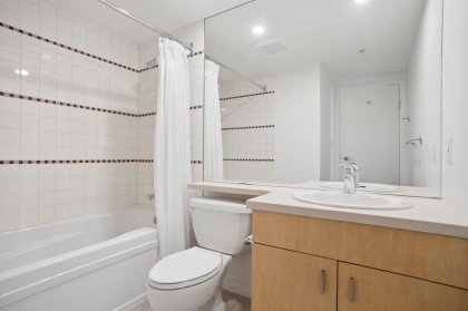 Photo 21 at 505 - 1067 Marinaside Crescent, Yaletown, Vancouver West
