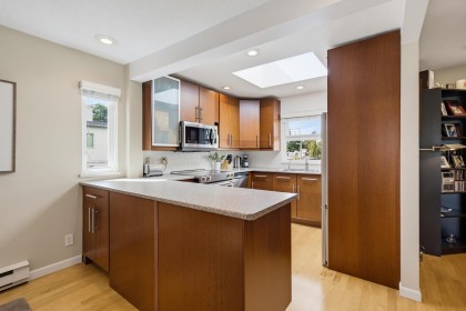 Photo 14 at 403 - 1200 W 10th Avenue, Fairview VW, Vancouver West
