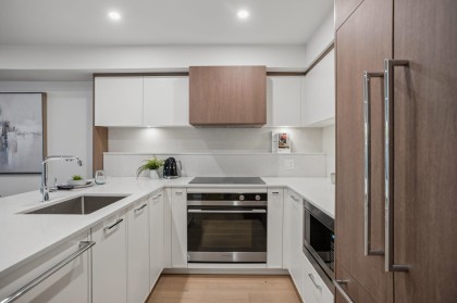 Photo 7 at 104 - 378 W 45th Avenue, Oakridge VW, Vancouver West