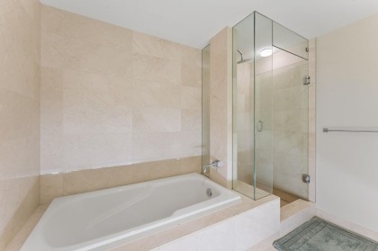 Photo 12 at 305 - 8 Smithe Mews, Yaletown, Vancouver West