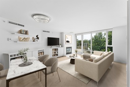 Photo 3 at 305 - 8 Smithe Mews, Yaletown, Vancouver West