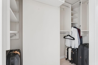Photo 14 at 305 - 8 Smithe Mews, Yaletown, Vancouver West