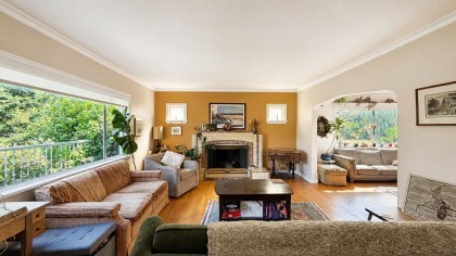 Photo 2 at 624 W 30th Avenue, Cambie, Vancouver West