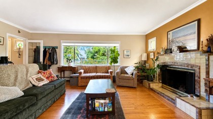 Photo 3 at 624 W 30th Avenue, Cambie, Vancouver West
