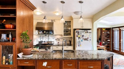Photo 1 at 624 W 30th Avenue, Cambie, Vancouver West