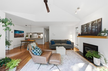 Photo 4 at 304 - 865 W 15th Avenue, Fairview VW, Vancouver West