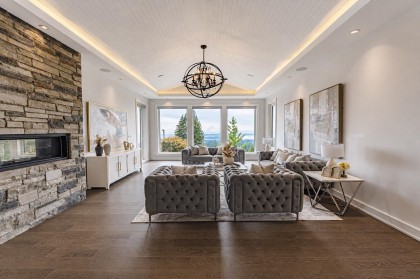 Photo 5 at 4816 Skyline Drive, Canyon Heights NV, North Vancouver