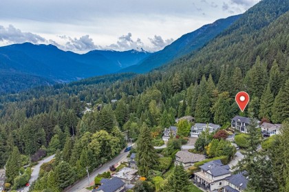 Photo 4 at 4816 Skyline Drive, Canyon Heights NV, North Vancouver