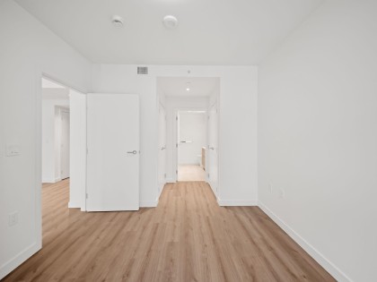 Photo 14 at 425 - 755 Harbourside Drive, Harbourside, North Vancouver