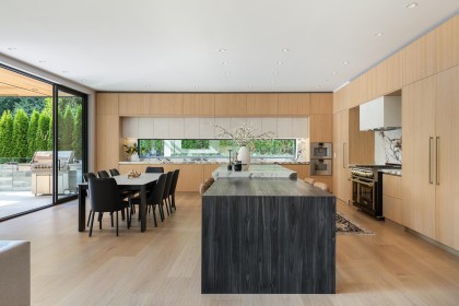 Photo 7 at 450 Macbeth Crescent, Cedardale, West Vancouver