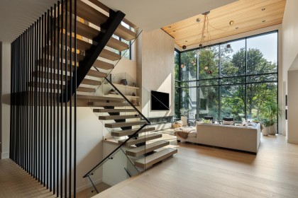 Photo 3 at 450 Macbeth Crescent, Cedardale, West Vancouver