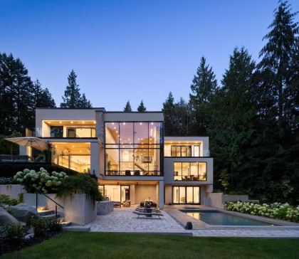 Photo 1 at 450 Macbeth Crescent, Cedardale, West Vancouver