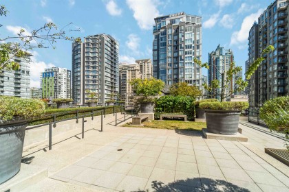 Photo 36 at 813 - 1088 Richards Street, Yaletown, Vancouver West