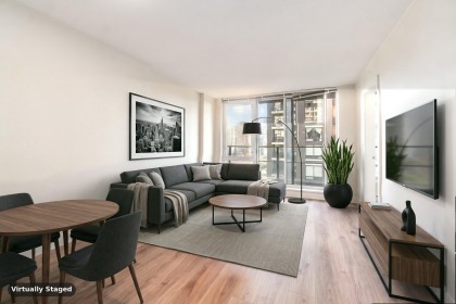 Photo 1 at 813 - 1088 Richards Street, Yaletown, Vancouver West