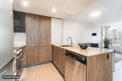 Photo 5 at 813 - 1088 Richards Street, Yaletown, Vancouver West