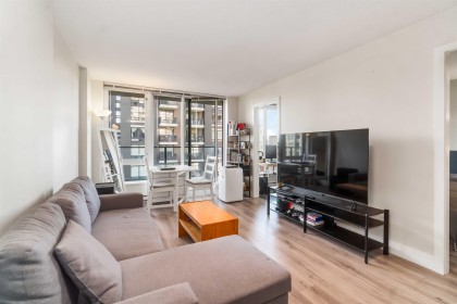 Photo 15 at 813 - 1088 Richards Street, Yaletown, Vancouver West