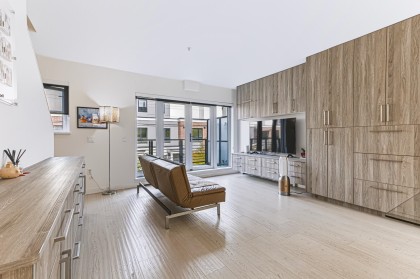 Photo 2 at 2 - 589 W King Edward Avenue, Cambie, Vancouver West