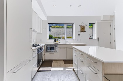 Photo 6 at 2 - 589 W King Edward Avenue, Cambie, Vancouver West