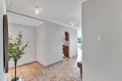 Photo 4 at 203 - 1675 Hornby Street, Yaletown, Vancouver West