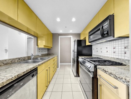 Photo 7 at 708 - 1408 Strathmore Mews, Yaletown, Vancouver West