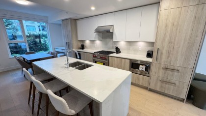 Photo 7 at 114 - 423 6th Street, Park Royal, West Vancouver