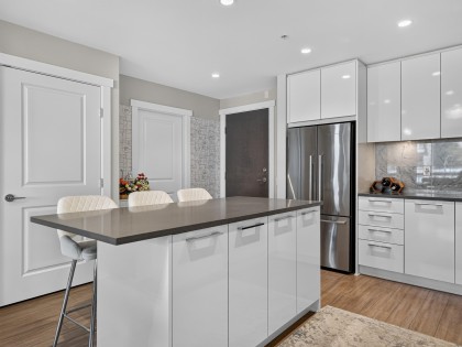 Photo 16 at 304 - 2663 Library Lane, Lynn Valley, North Vancouver