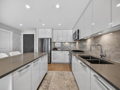 Photo 12 at 304 - 2663 Library Lane, Lynn Valley, North Vancouver