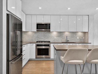 Photo 14 at 304 - 2663 Library Lane, Lynn Valley, North Vancouver